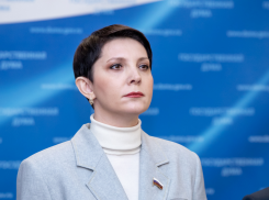 Новороссийских женщин призвали рожать сразу после школы