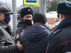 «Митинг» в Новороссийске прошёл тихо, мирно и с десятком задержаний