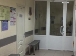 Халатность людей в белых халатах возмутила маму маленького пациента