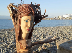 «Барышня» Суджулина поселилась на морском берегу в Новороссийске