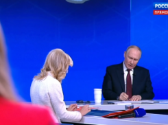 Детские пособия до трех лет: Путин поручил регионам «задуматься»