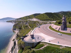 Лето вернулось в Новороссийск: пятница выдастся сухой и жаркой