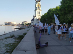 Самокаты в Новороссийске преграждают путь семейному счастью