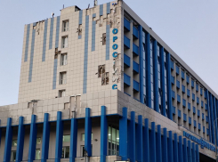 От Новороссийска остался «…ОРОС…СК» и пепел: утро после атаки беспилотников,  а Киев все не унимается