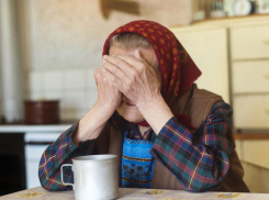 Новороссиец обманул старушку на деньги