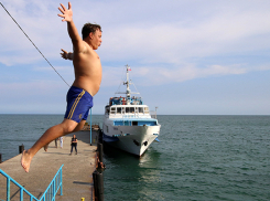Новороссийцы смогут искупаться в море на майских праздниках: вода прогреется до 20 градусов 