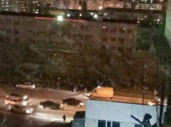 В Новороссийске две машины протаранили ограждения