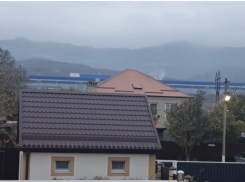 Шум стоит невыносимый: жительница Новороссийска возмущена круглосуточной работой «Новоросметалла»