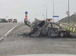 Водитель погиб в горящей машине в результате ДТП под Новороссийском