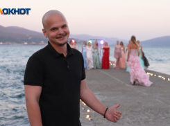 Новороссийские красавицы покорили Центральный пляж своим дефиле