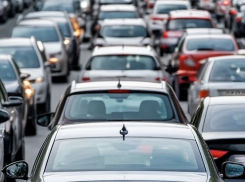 Огромная пробка у Крымского моста собрала более 1 300 автомобилей 