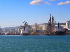 “Это просто беспредел”: новороссийцы жалуются на запах нефтепродуктов в городе 