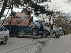 Пробок добавляют ямы и мост в Новороссийске