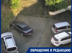«Специально сливают», - в Новороссийске затопило двор сточными водами