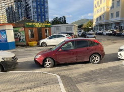 «Даже сотрудники ДПС не дозвонились до этого персонажа»: парковка по-новороссийски 