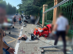 Приехали  за морем и солнцем, а встретили смерть на автобусной остановке в Лазаревском