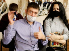 Дождались: новороссийские дети-сироты получили ключи от новых квартир