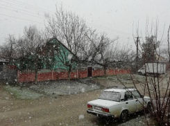 В Новороссийск без предупреждения пришел снег