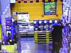 Никакого праздника! Новороссийские росгвардейцы задержали кавказца в супермаркете