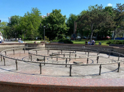 В новороссийском сквере Рыбнева так и не заработал фонтан 