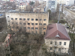 Из заброшенного здания СЭС жительница Новороссийска предложила сделать поликлинику 