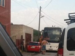 - Автобус заблудился! – новороссийцы в пробках соревнуются в приколах