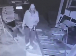 Новороссиец пытался угнать чужое авто, но не смог уехать 