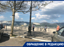 И смех и грех: как от новороссийцев власти набережную ограждали