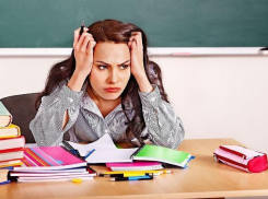 Учителям Новороссийска повысят зарплату на 1000 рублей. Но не всем