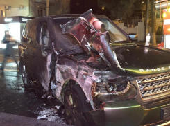 Свидетелей поджога дорогого автомобиля ищут в Новороссийске