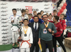 Награда из рук Олимпийского призера: дзюдоист из Новороссийска привез «золото» с турнира на «Кубок Носова»