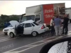 Утро началось с тройного ДТП под Новороссийском