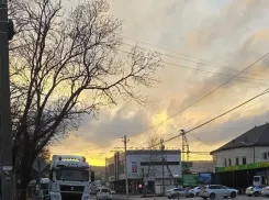 Дороги снова разочаровали: вместо дополнительной полосы грязевое месиво и фуры