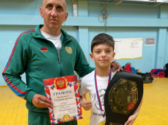 Не участвовать, а побеждать: новороссийский тайбоксер стал лучшим бойцом ростовского турнира