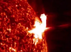 Такого не было: учёные зафиксировали самую мощную вспышку за 2 5 месяца на Солнце