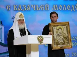 Не с пустыми руками: Патриарх Кирилл лично освятил храм в казачьем корпусе Краснодарского края