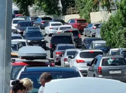 Сочи, Краснодар, Новороссийск стоят в пробках: количество транспорта на Кубани превысило норматив в 12 раз