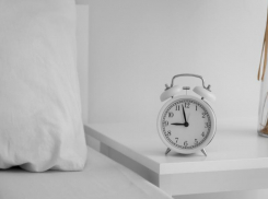 За слишком громкий будильник тоже можно получить штраф!