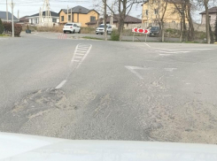 «Властям не стыдно?»: дорога испытывает нервы и машины новороссийцев 