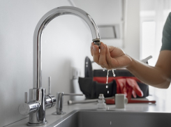 И горячая, и холодная: жители Новороссийска остались без воды 