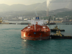 Суда, прибывшие в Новороссийск, простаивают из-за «бензинных» ограничений