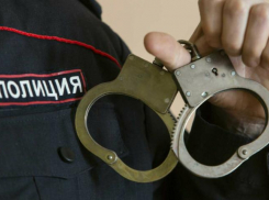 Вышел «погулять» - держи уголовку: новороссийские полицейские нашли в кармане у случайного прохожего наркотики