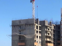 «Справедливая России» обратится к Владимиру Путину с просьбой разобраться с недостроями и властью