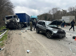 Серьезное ДТП под Новороссийском: движение на трассе «Краснодар-Верхнебаканский» ограничено