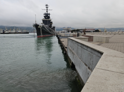 «Скоро гости приедут, а у нас набережная грязная!», - крик души жительницы Новороссийска