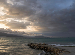 Погода в Новороссийске: пасмурный и дождливый день  