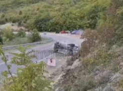 Врезался в скалу: происшествие во время ралли под Новороссийском