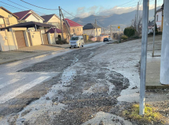 Дожди смывают гранулят: на дорогах в Цемдолине делают, что хотят 