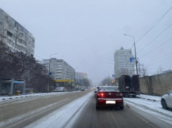 Новороссийцы доскользили до работ и школ, а у коммунальщиков сложилась «нештатная ситуация»