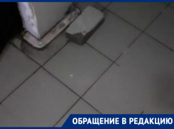 «Вселенский» потоп: новороссийский подъезд тонет в дождевой воде 